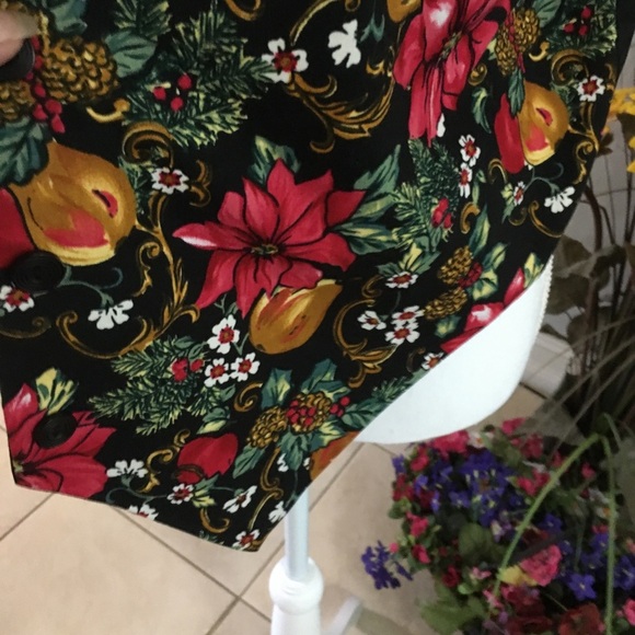 Nutcracker Christmas Vest, Flowered pattern front. Size Large - Picture 4 of 7